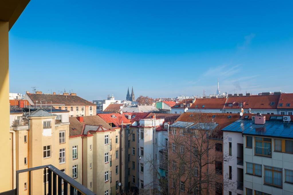 Sunny Safron Apartment Praga Exterior foto
